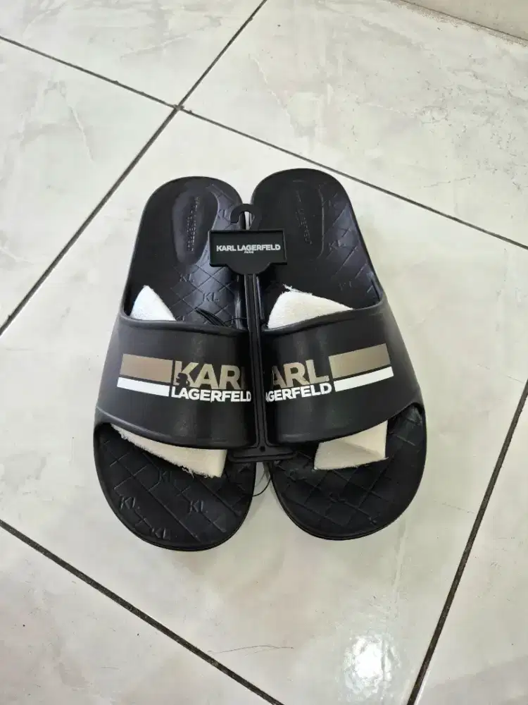 Sendal Pria Karl Lagerfeld Men's Pool Slide Stripes Original Black