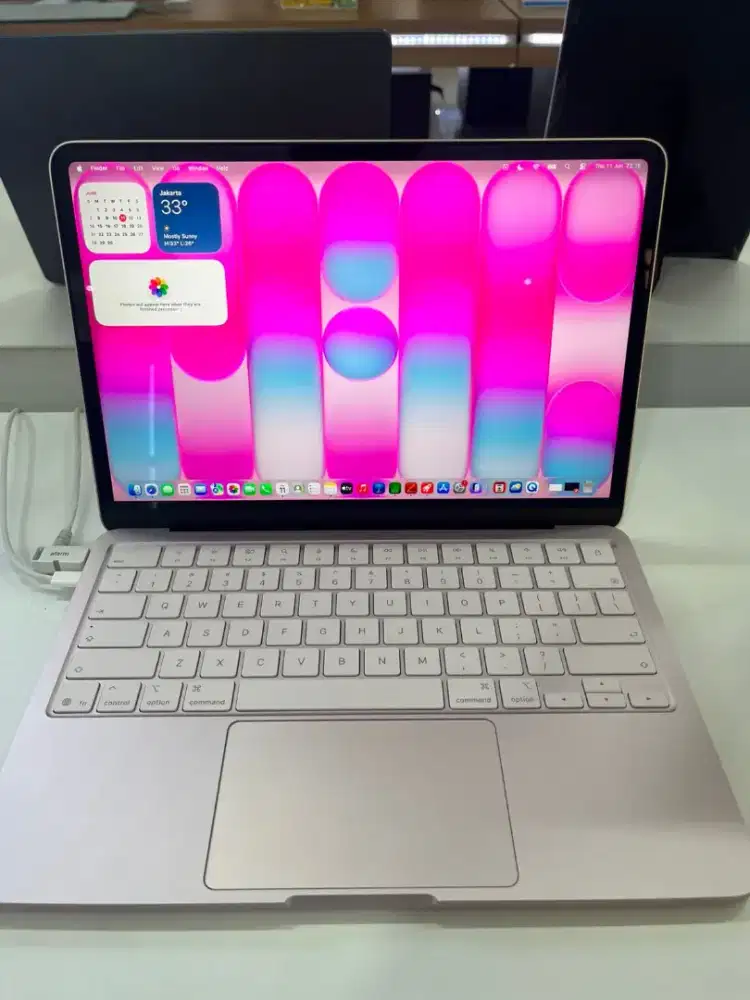 MACBOOK NEO WARNA PINK SOFT READY GUYS