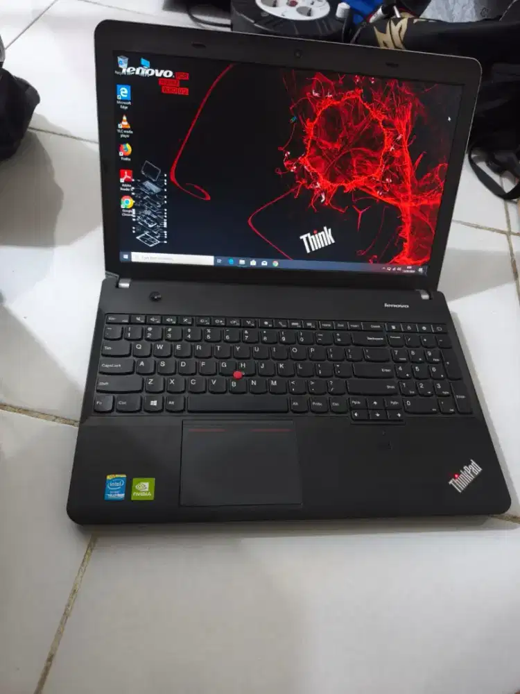 Lenovo Thinkpad E540 core i7 -4700U ram 8gb ssd 256gb dual VGA
