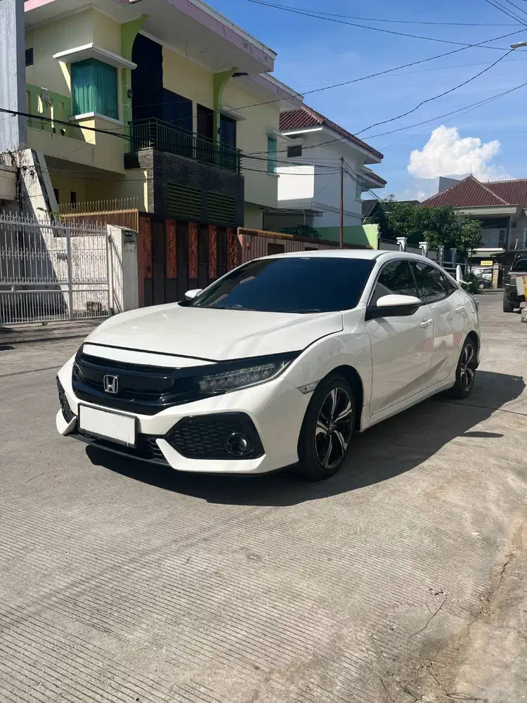 Honda Civic Turbo Hatcback 2017 AT accord 2016 camry 2015