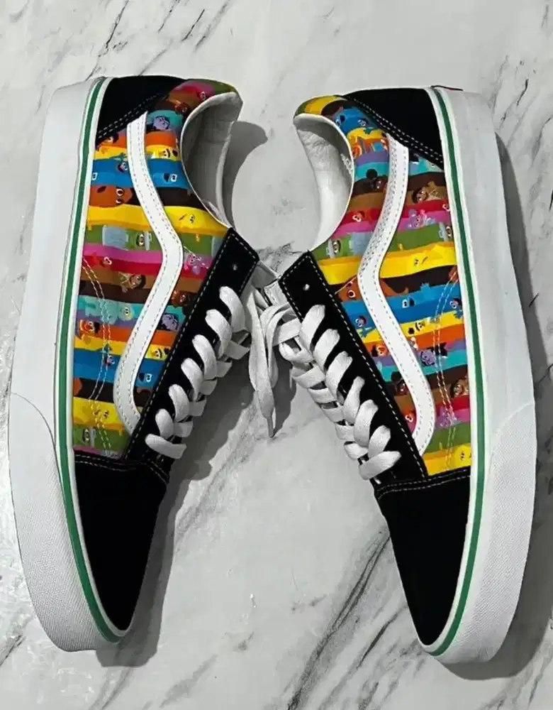 Sepatu vans x sesame street original