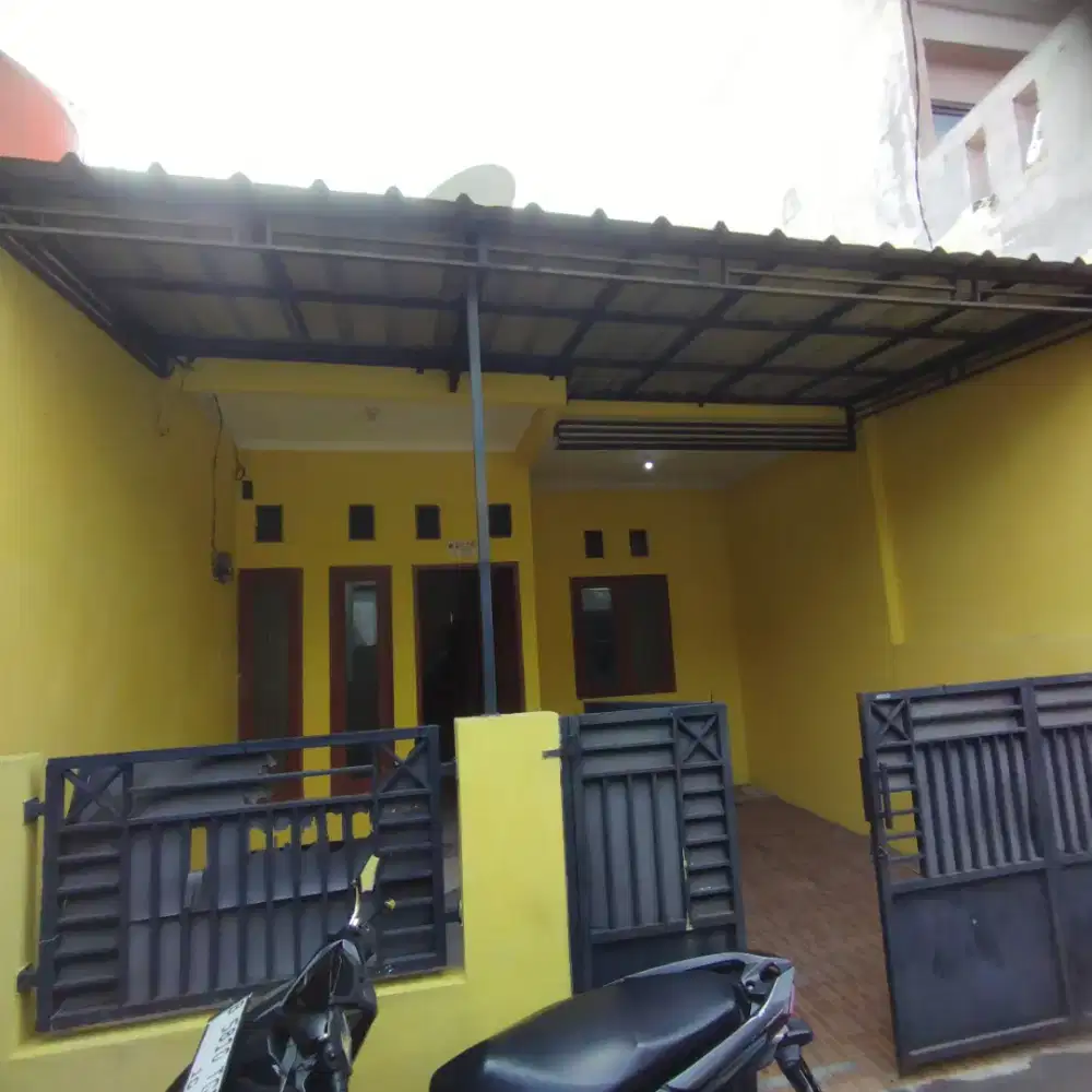 Di sewakan Rumah  belakang kampus Unindra kampung gedong