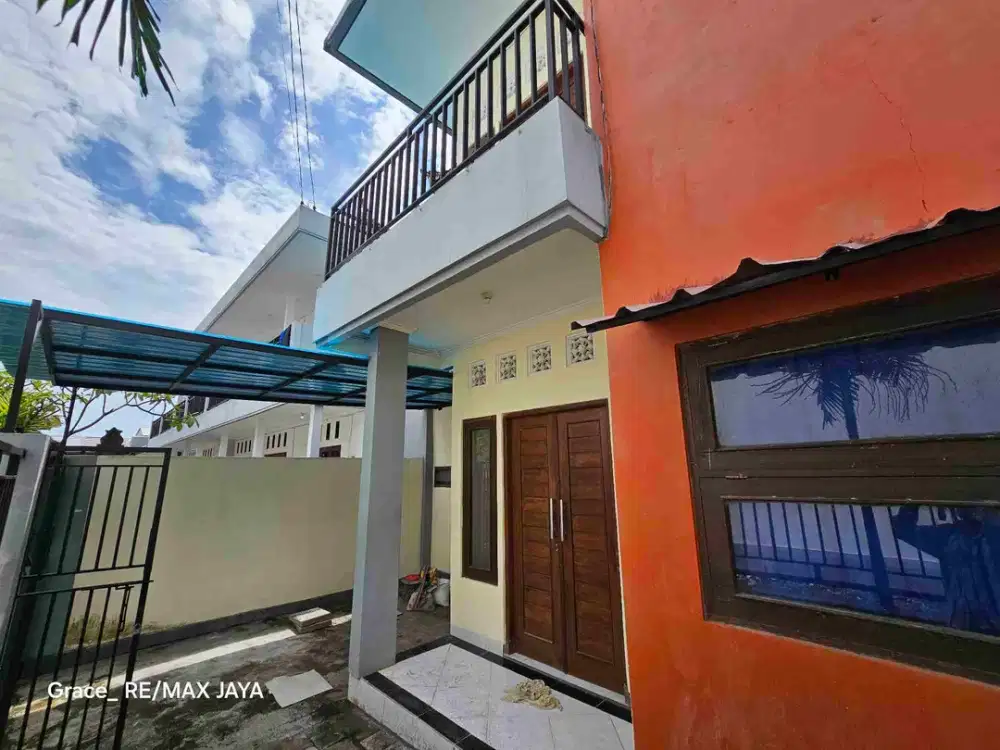 Rumah 4 Bedroom Semi Furnished di Renon