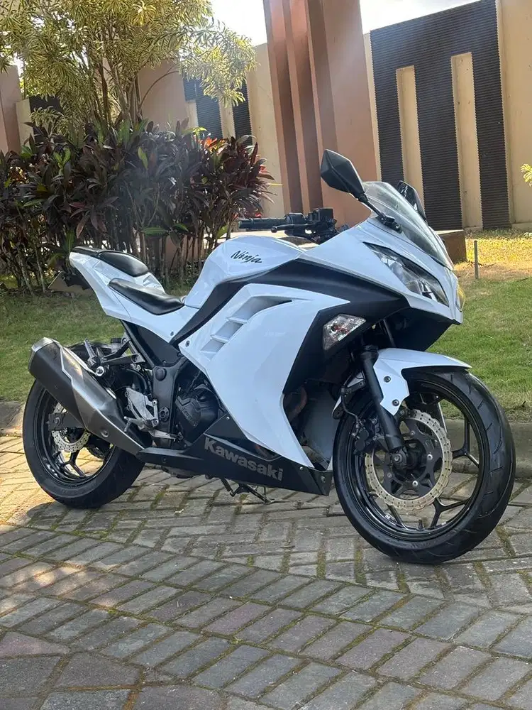 Kawasaki Ninja 250 Fi th 2014 Putih Siap Pakai Koko Motor