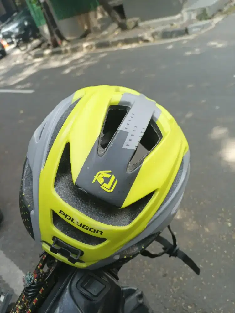 Helm sepeda Polygon
