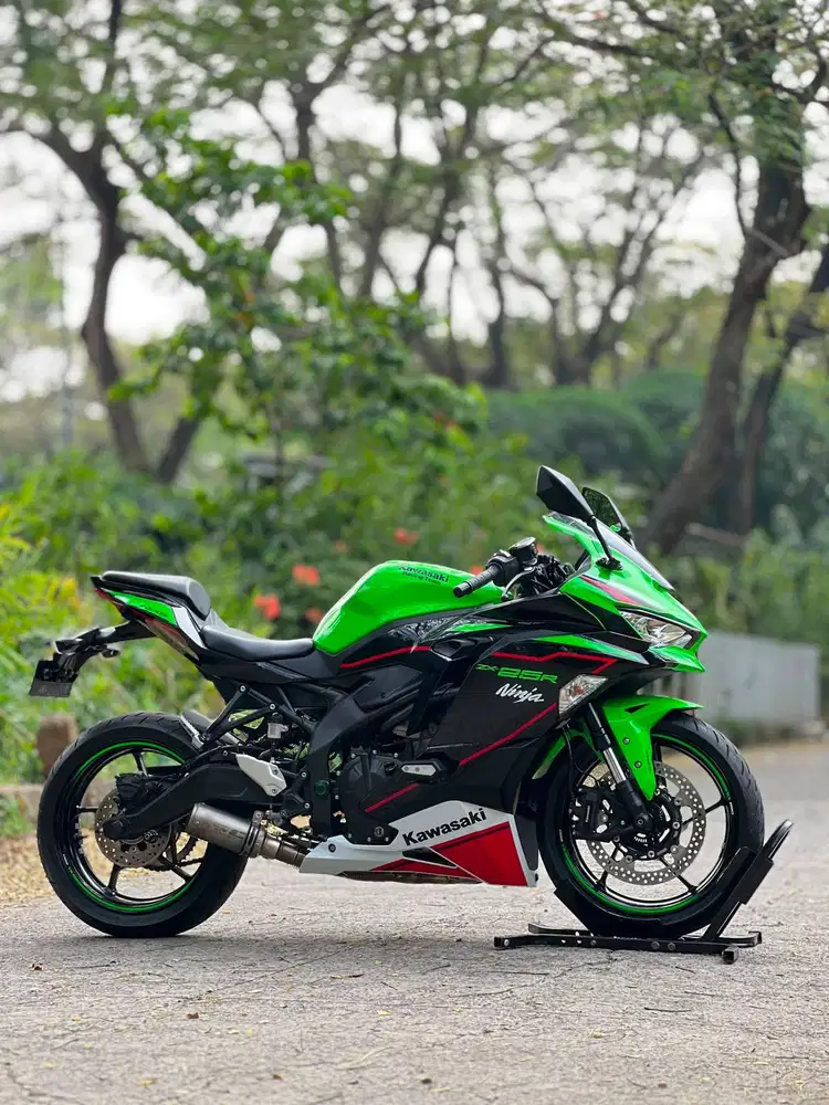 KAWASAKI ZX25R ABS HIJAU 2022 KM 4K PAJAK ON SIAP GAS JAUH