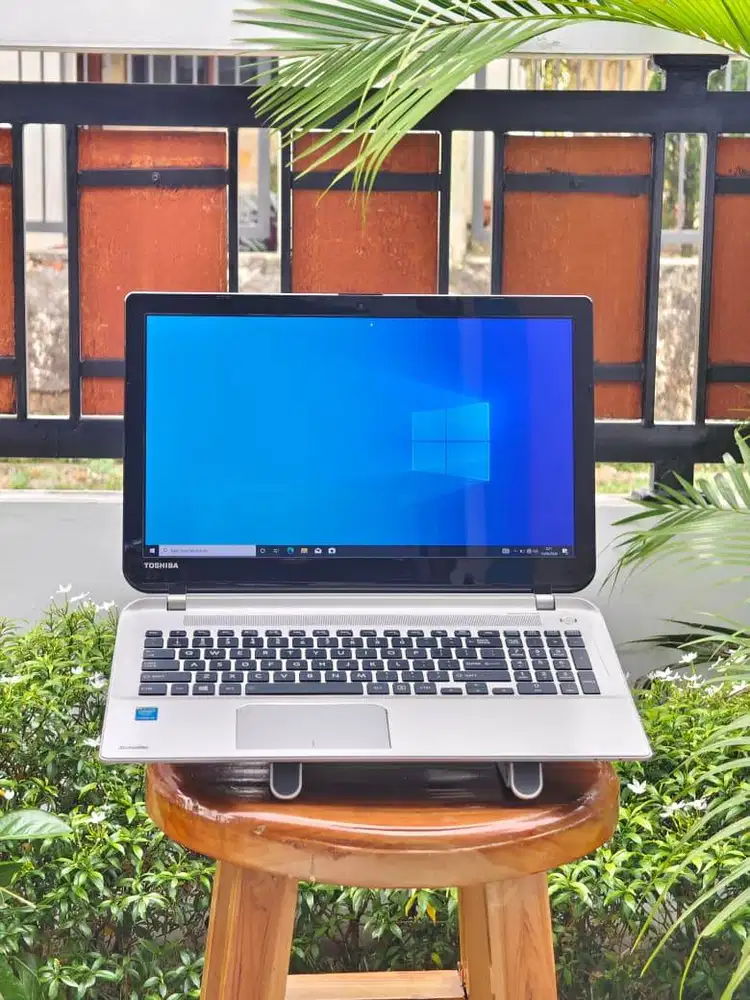 Toshiba Satellite Core i5-4210U RAM 8GB SSD 128GB Garansi 1 Bulan COD