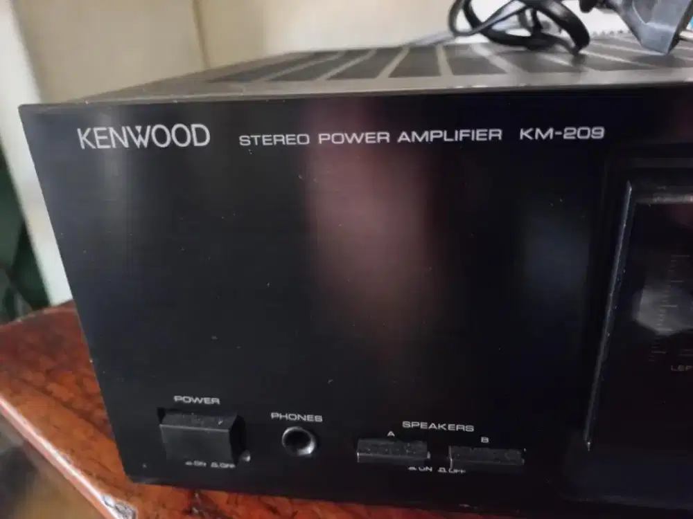 Kenwood KM-209 Stereo Power Amplifier