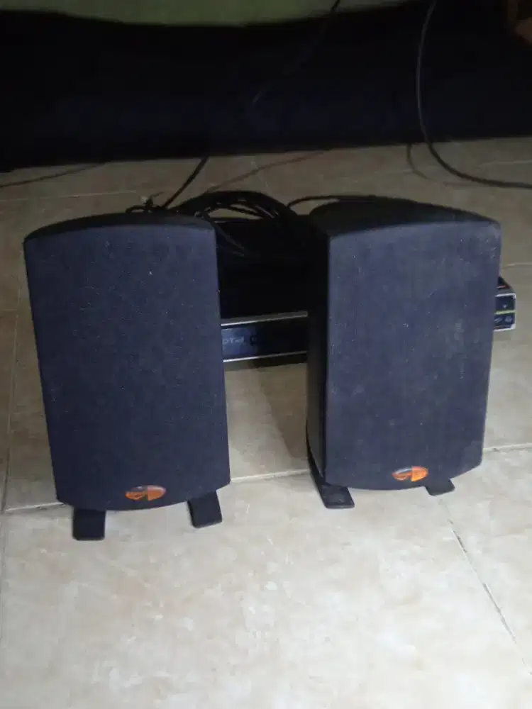 Sepiker pasip merek klipsch thx