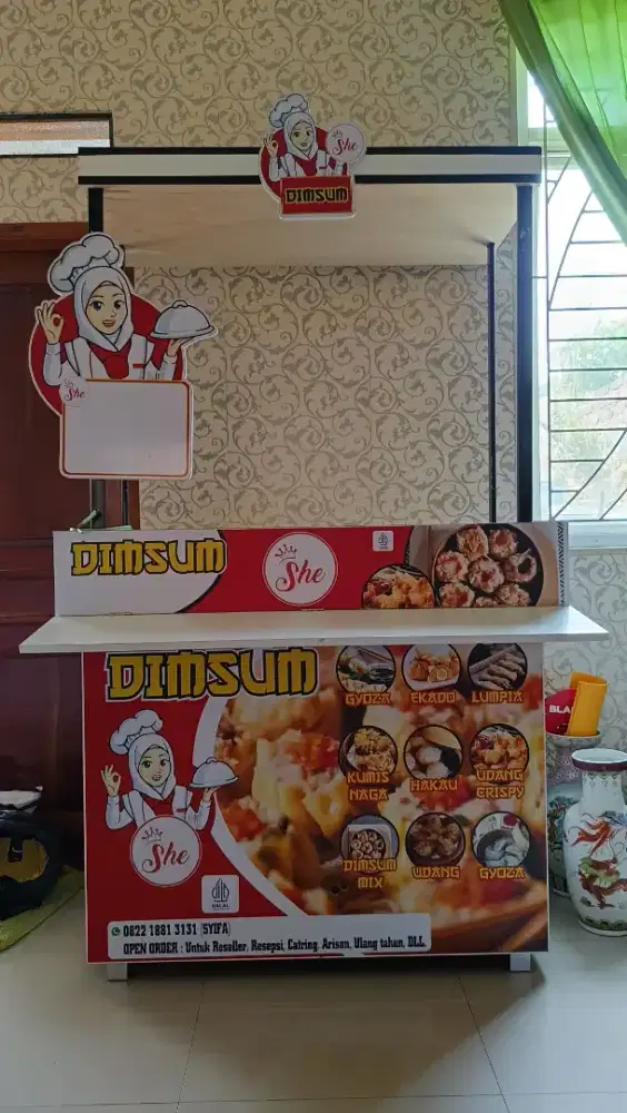 Meja saji jualan