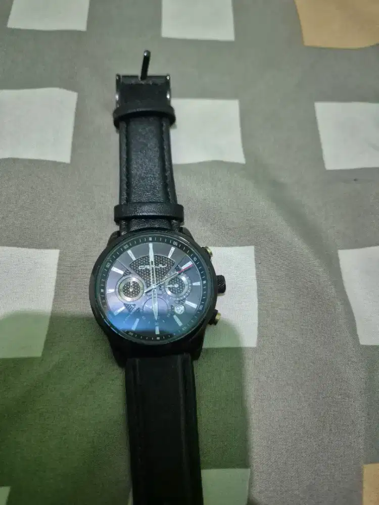 Jam tangan analog