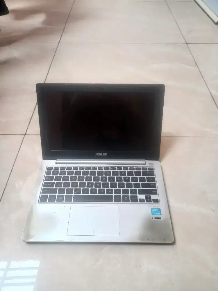 Laptop lenovo dan asus
