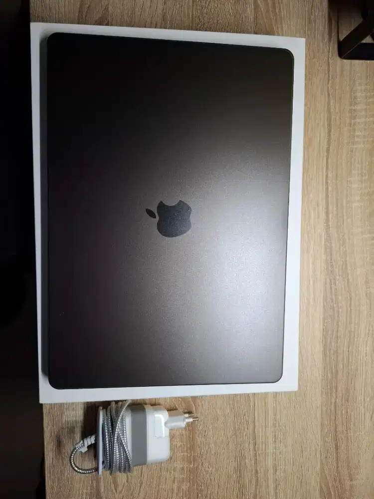 Macbook Air M3 15 inch like new