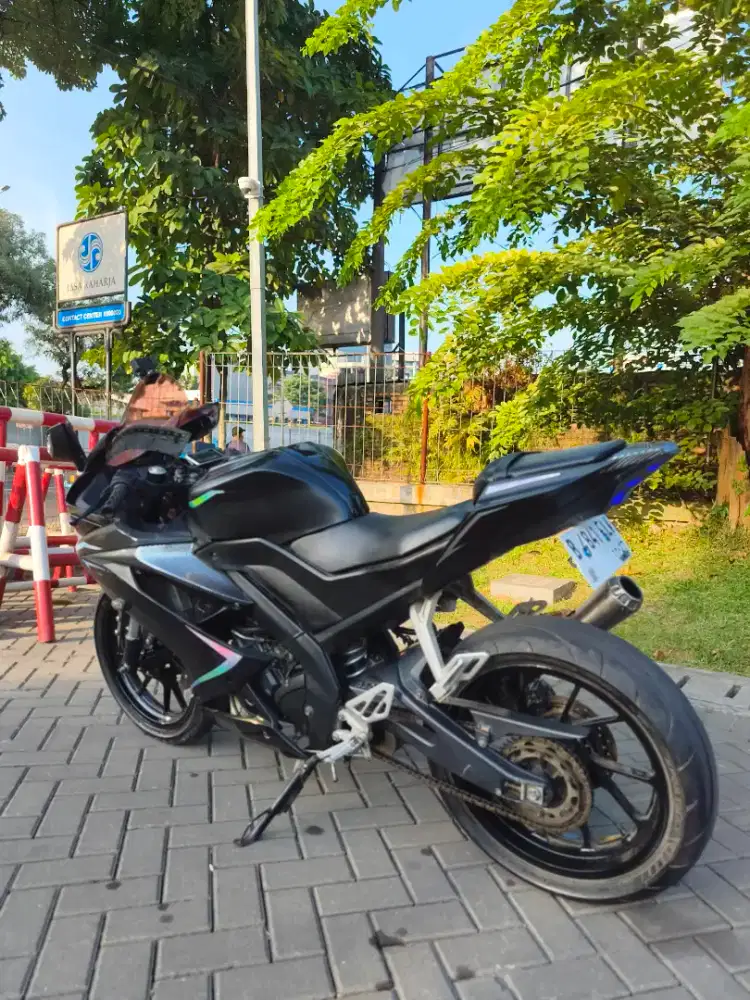 Yamaha R15 V3 Black