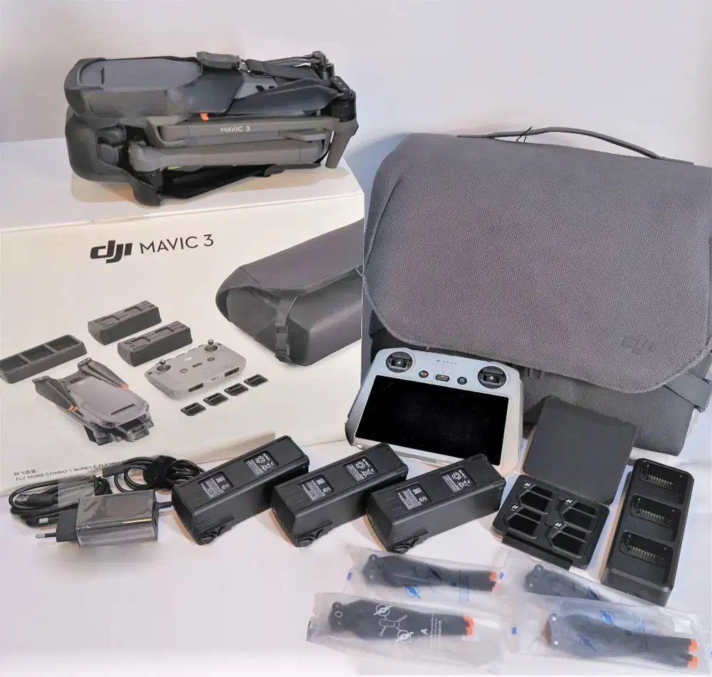 DJI Mavic 3 Fly More Combo Remote Layar RC 1 Second Mulus Fungsi Norma