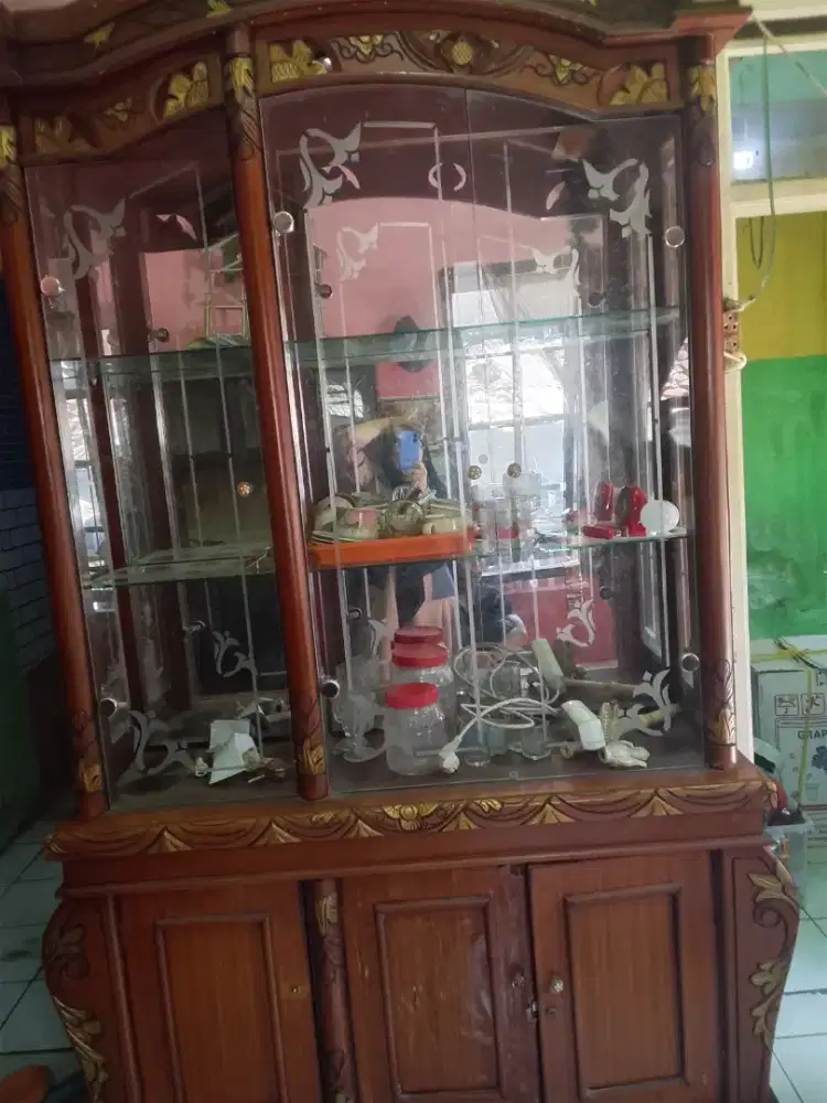 Dijual lemari hias