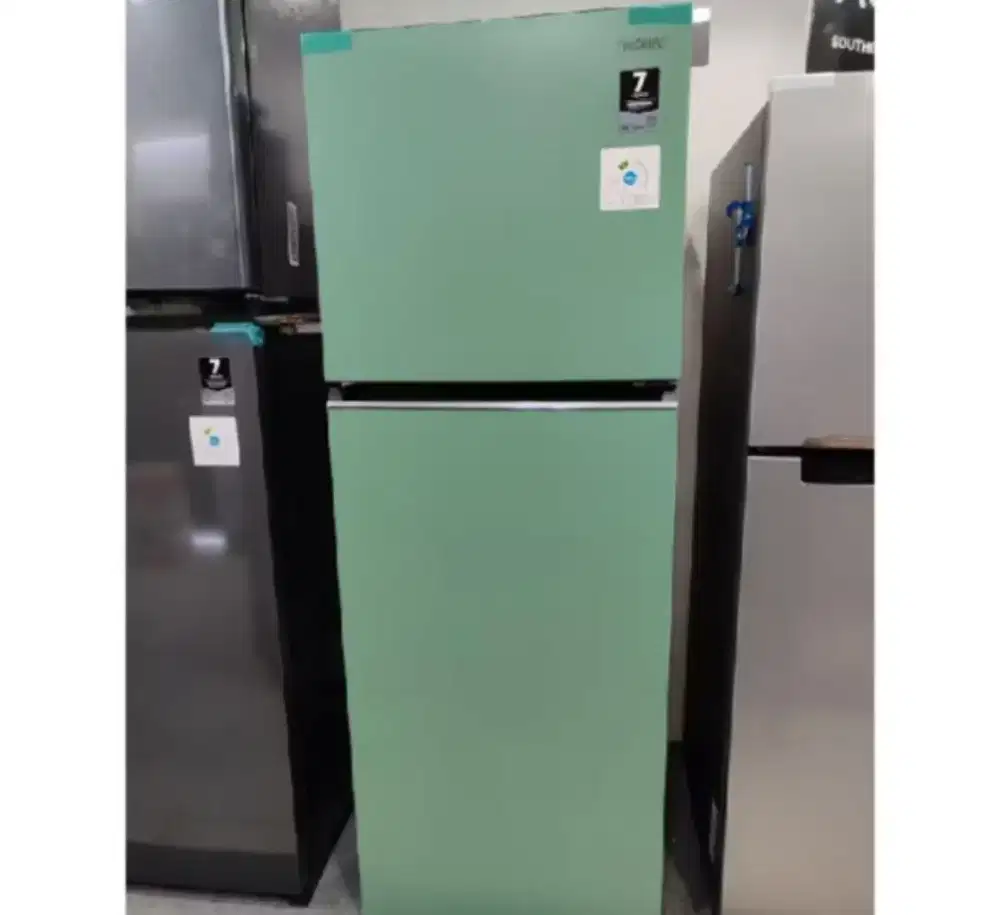 KULKAS MEREK AQUA , BARU PAKAI 1 BULAN