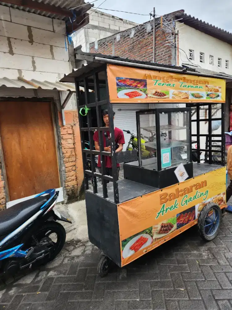 Rombong bekas & alatnya...bekas  jual sosis.kentang dll