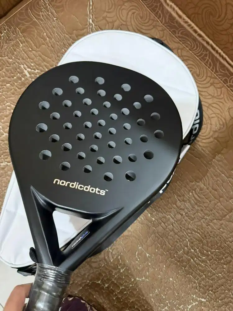 Nordicdots black