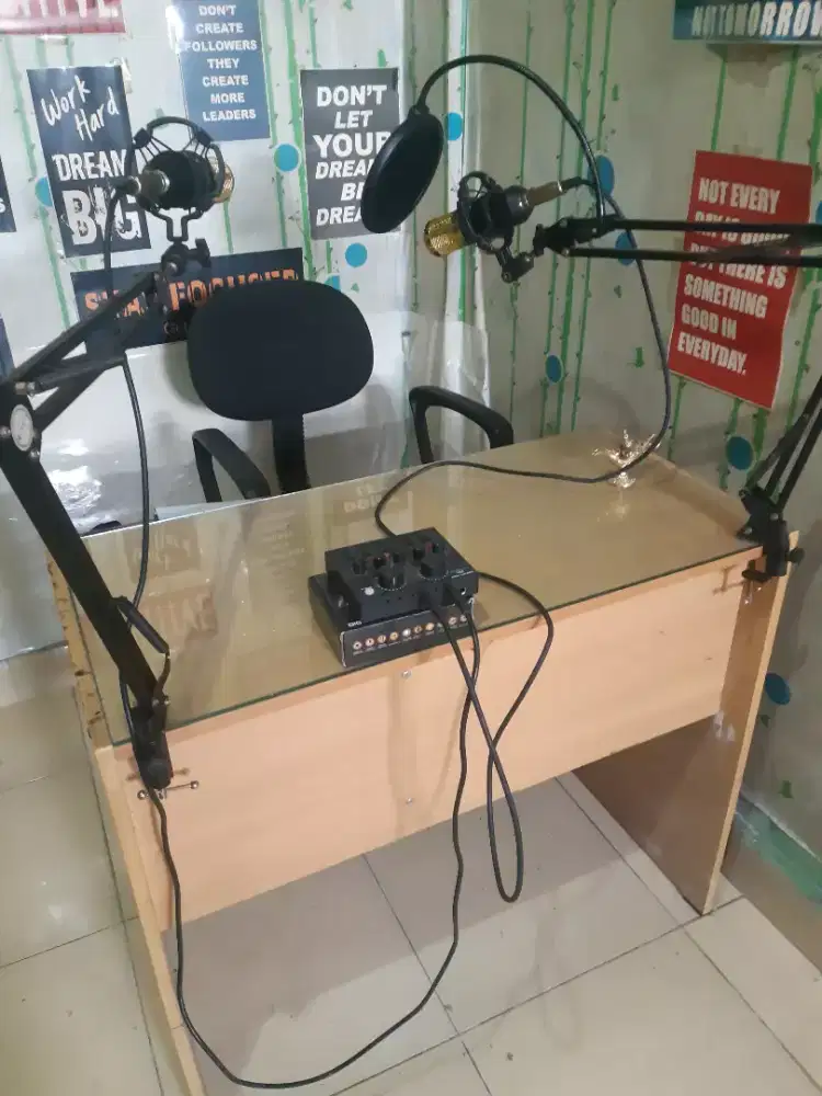 Peralatan podcast atau vlog sederhana buat live / kontent