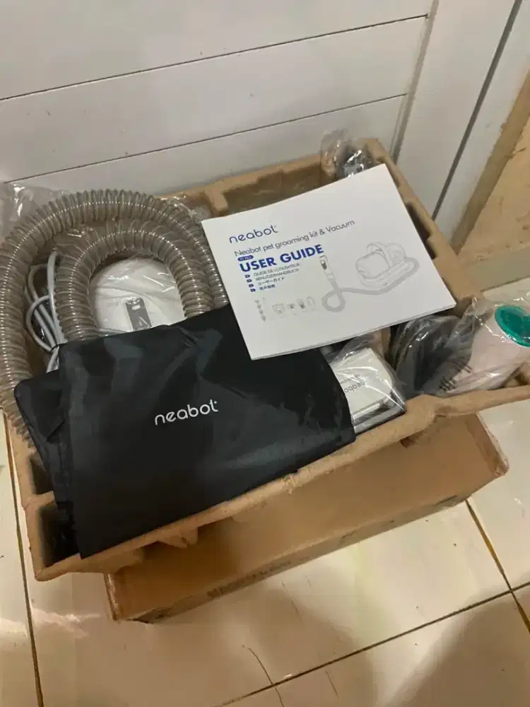 Neabot Pet Grooming Kit & Vacum - BNIB