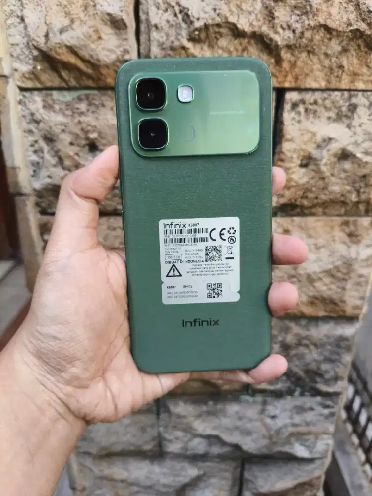 Infinix Note Edge 5G 8/256 HP casan minus layar retak