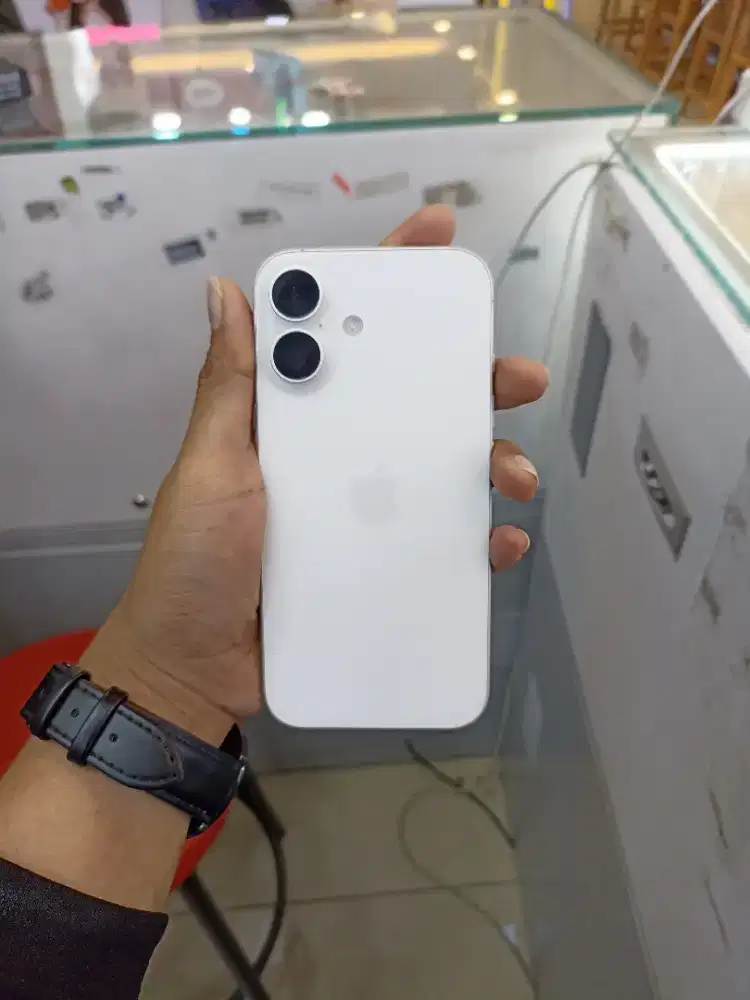 Iphone 16 Putih Baru