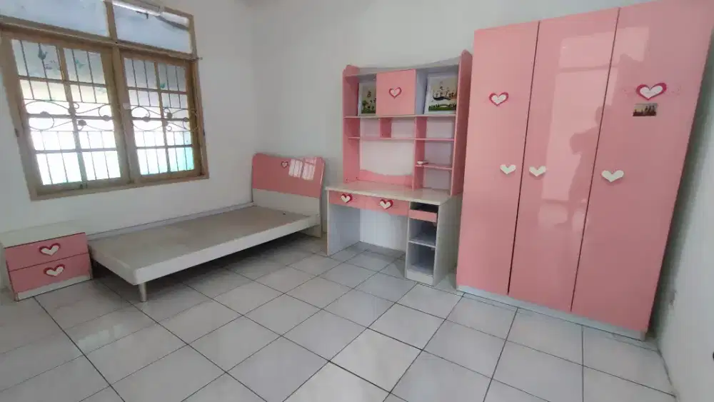 Tempat Tidur, Meja Belajar & Lemari Anak