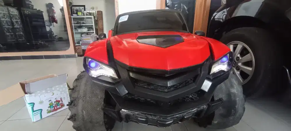 Mobil aki anak 4x4