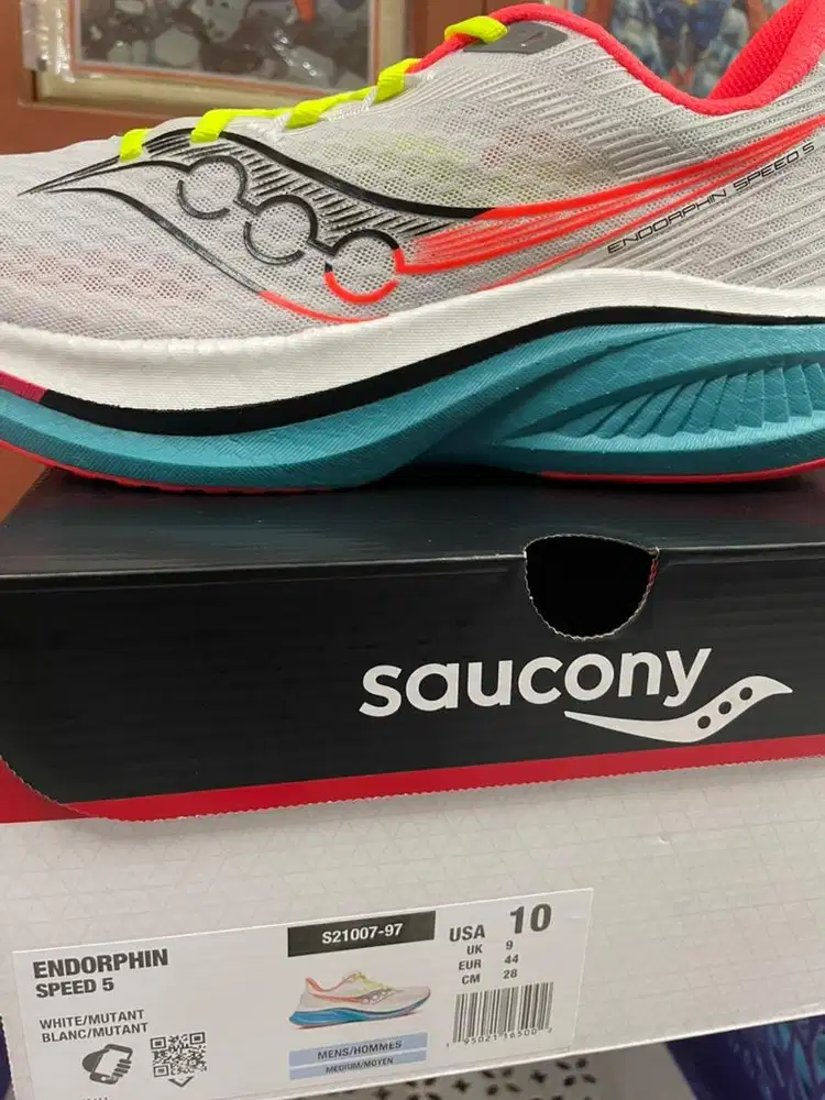 Sepatu Running Lari Jogging Saucony Endorphin Speed 5 White