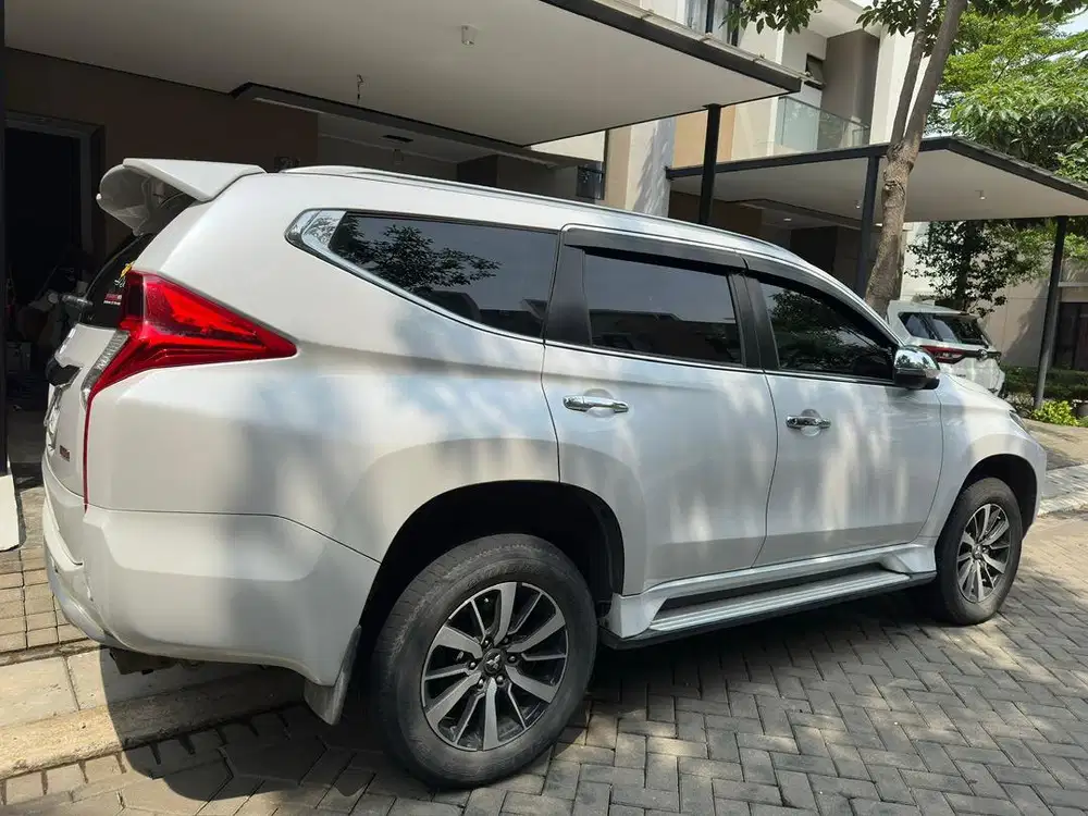 Mitsubishi Pajero Sport Dakar 4x2 AT diesel 2020 Putih | Tangan Pertam