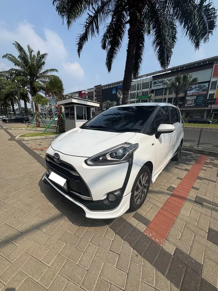 Toyota Sienta 2018 Q