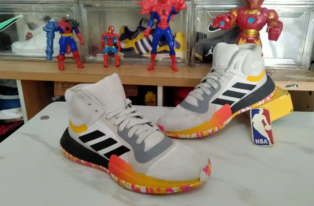 Sepatu Basket Volly  Adidas Marquee Bost