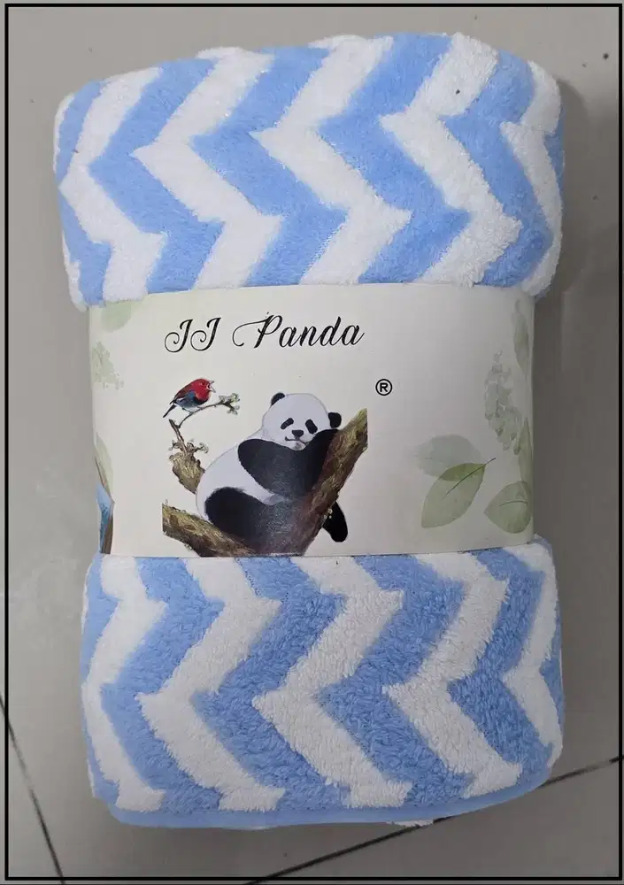 Selimut Bayi JJ Panda Motif Zigzag Biru Putih