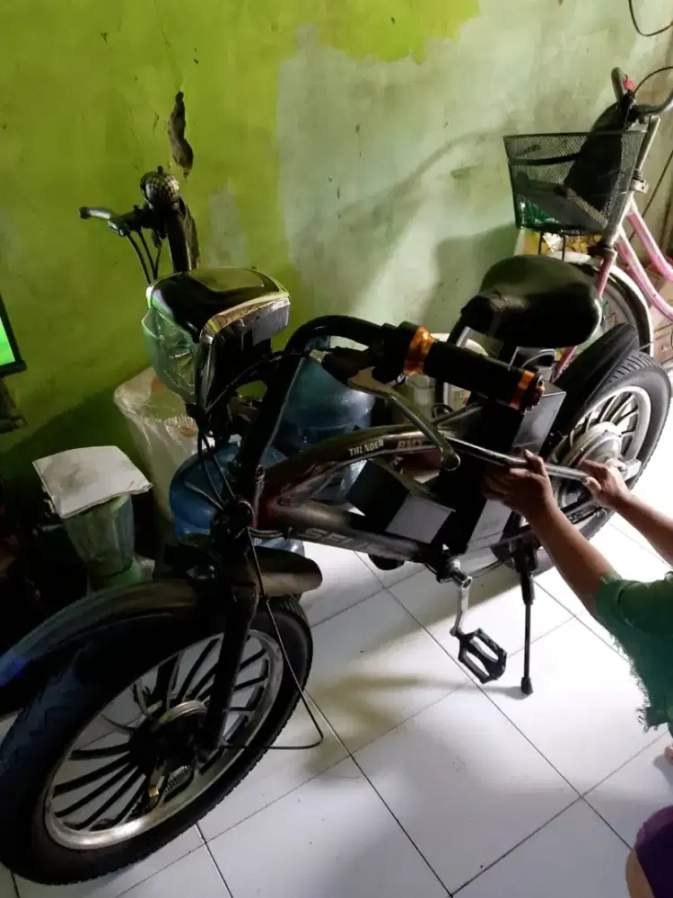 SEPEDA LISTRIL SELIS