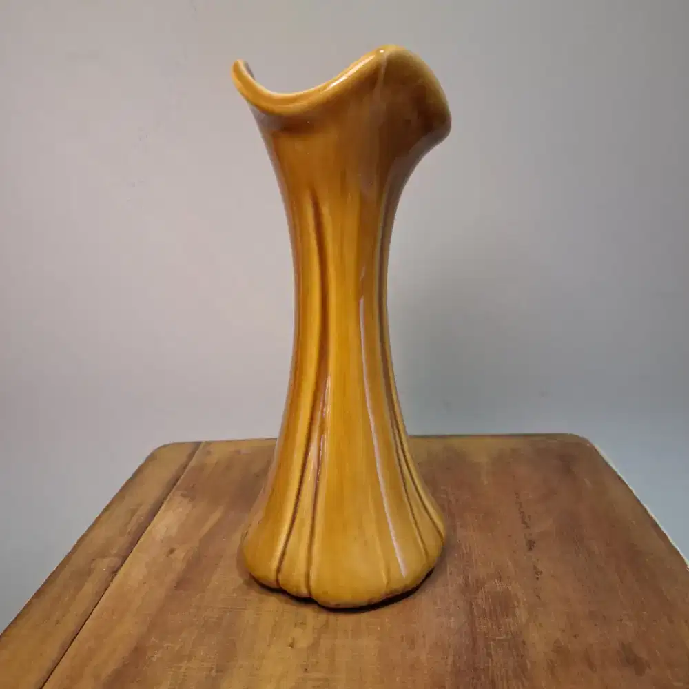 Vas Bunga Tempat Pajang Antik Vintage Jadul Natural Floral Wooden