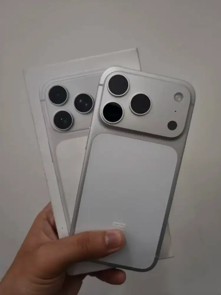 iPhone 17 Pro 256GB silver Like new