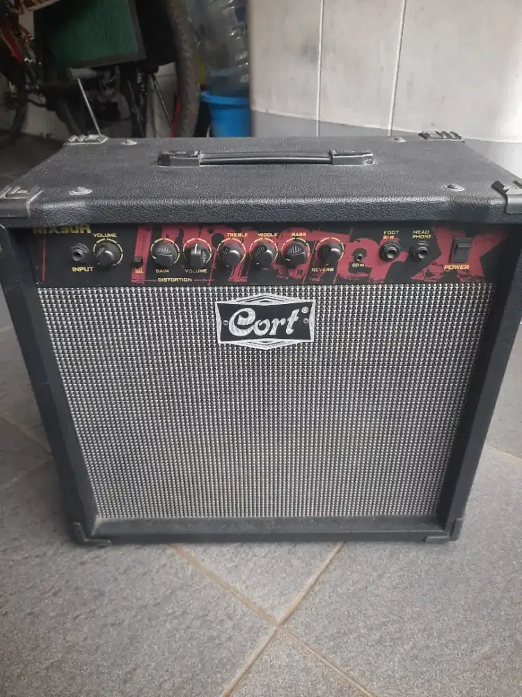 Preamp Cort MX30R