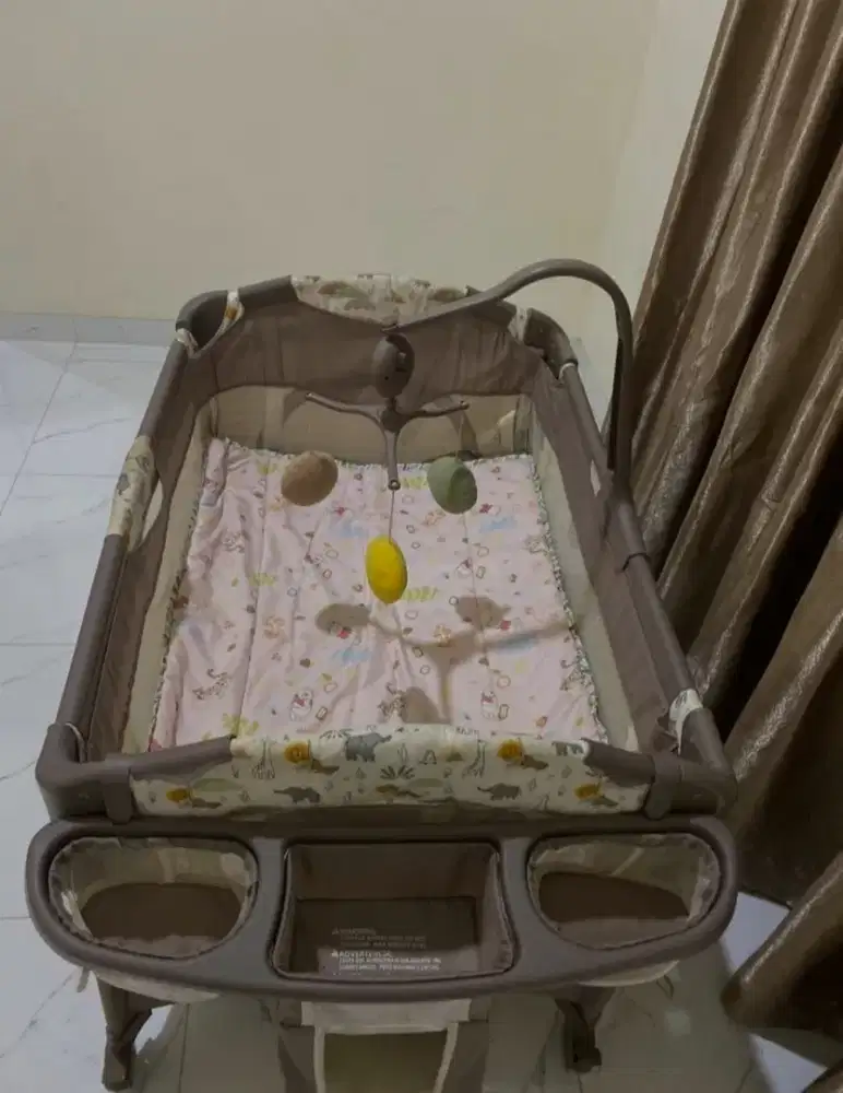 Dijual tempat tidur bayi merek RightStart