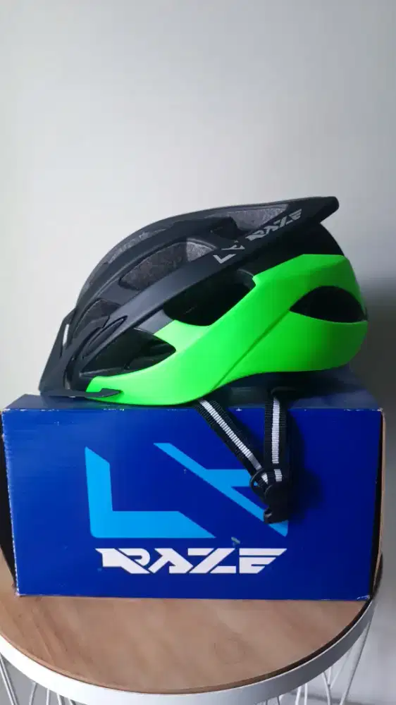 Helm Sepeda Raze R3