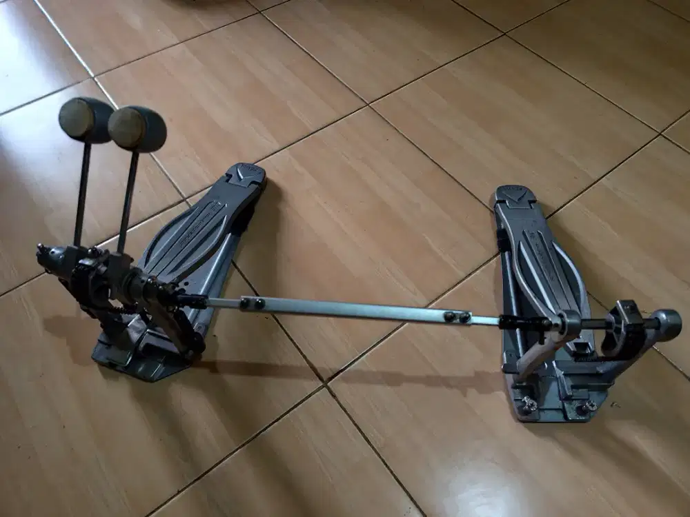 Double pedal drum tama speed cobra 310