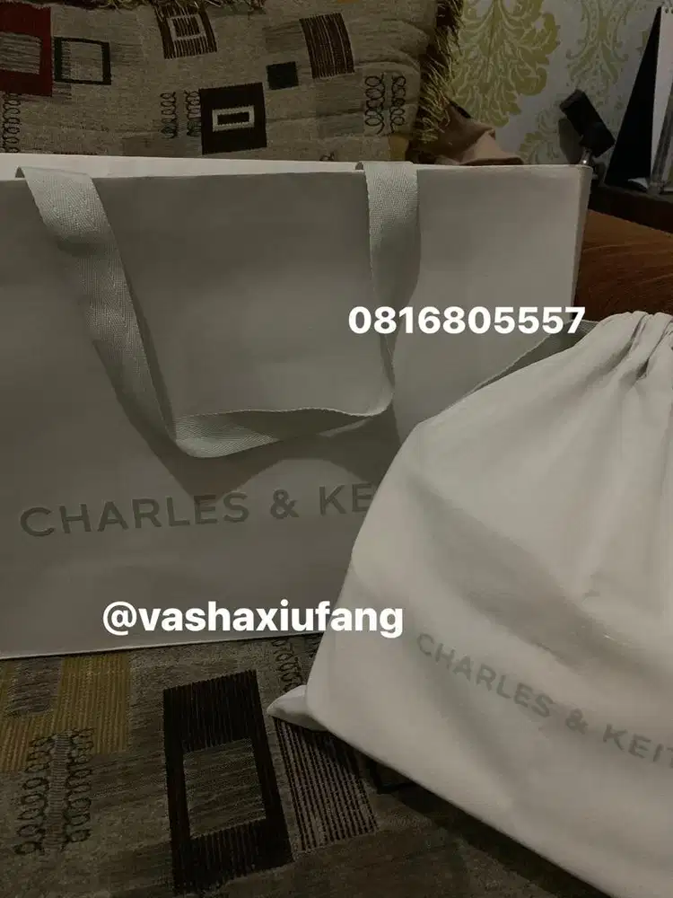 TAS CHARLES & KEITH
