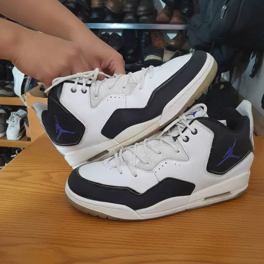 NIKE AIR JORDAN ( SIZE 44 )