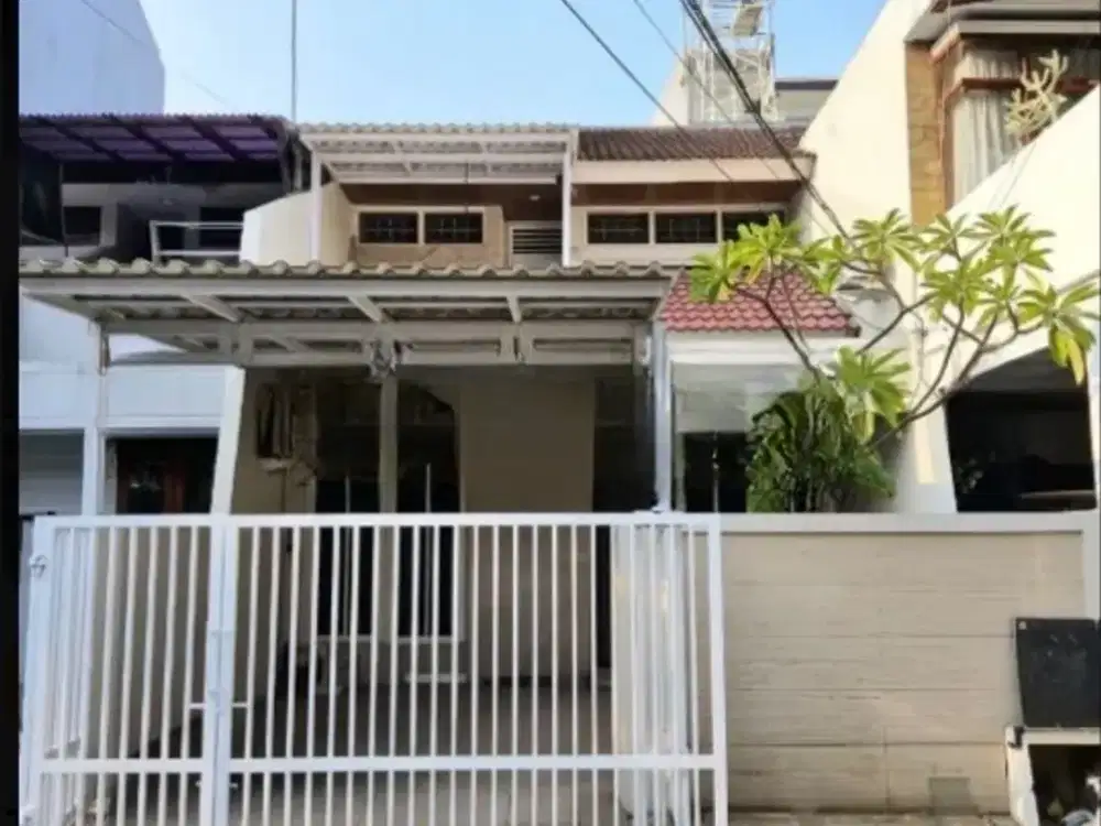 Rumah cantik  2 lantai semifurnish siap huni di kelapa puan kelapa gading jakarta utara