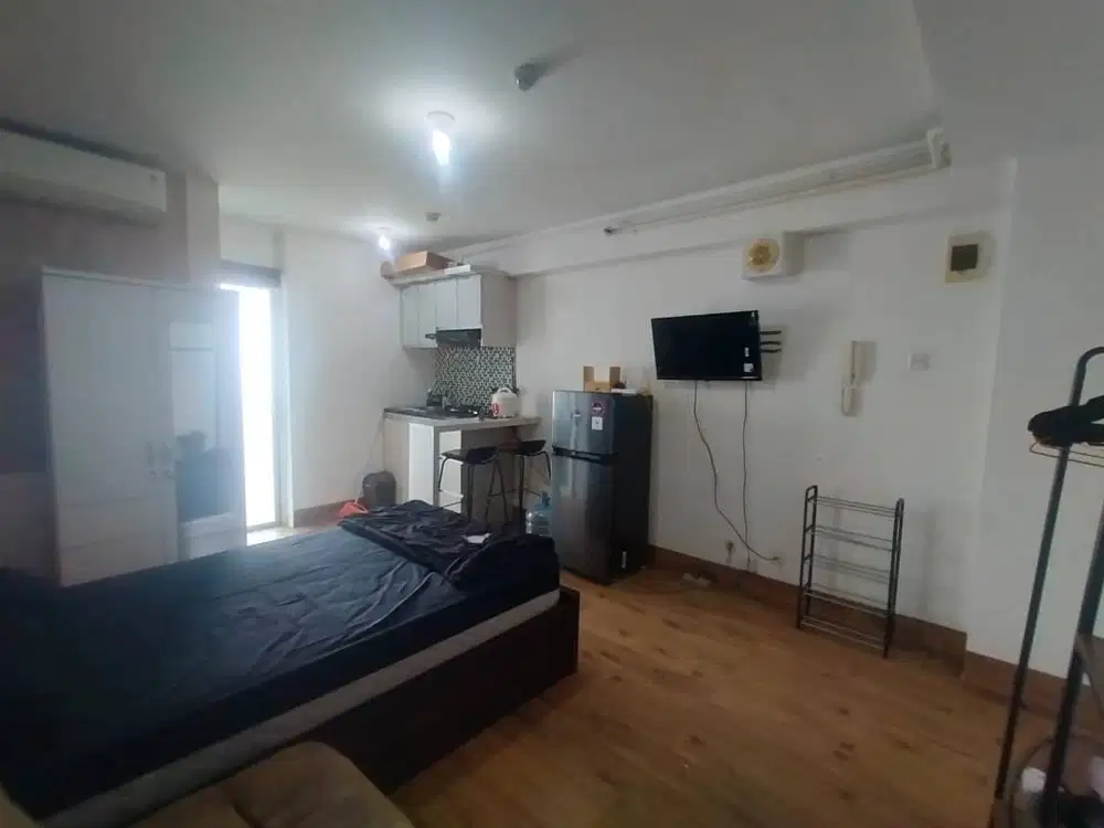 APARTEMEN BASSURA CITY