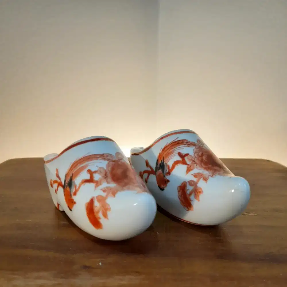 Antique Vintage Chinese Enameled Porcelain Covered Old Shoes Statue
