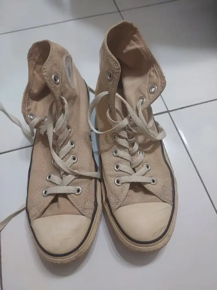 Converse chuck taylor size 43 atau 9 1/2