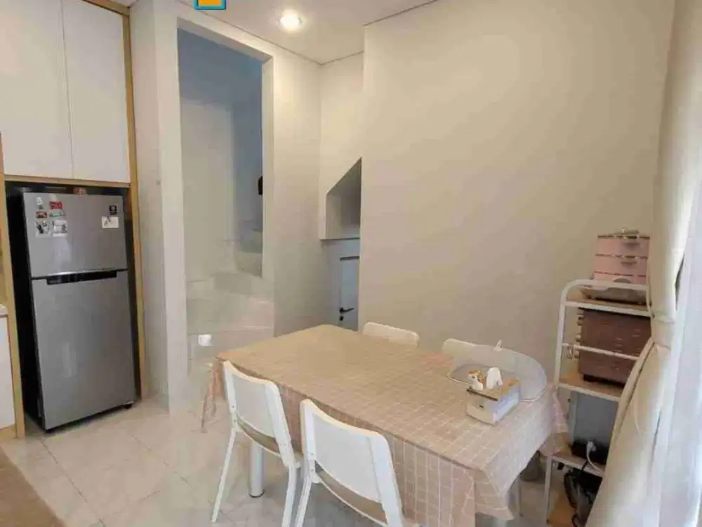 Jual Rumah Semi Furnished Gading Serpong Tangerang, Fl