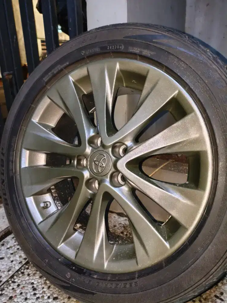 Velg replika Alphard 18 ET40 lebar 7,5inch plus ban