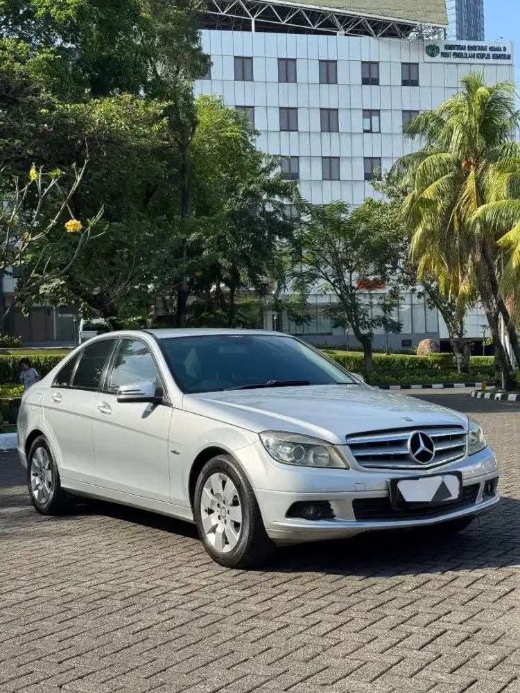 MERCEDES BENZ C200 TAHUN 2011 ANTIK !!!